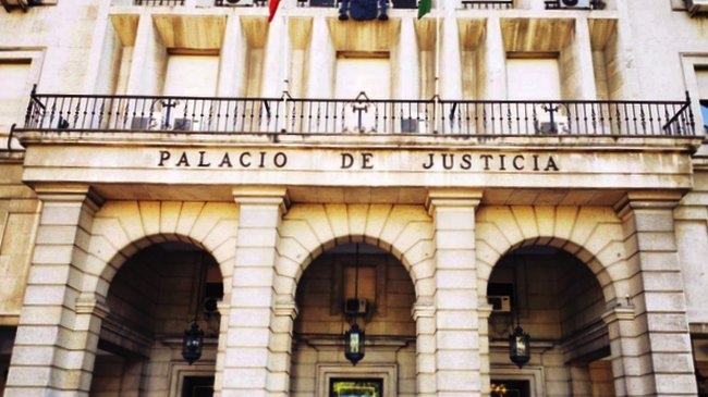 Orden de búsqueda y captura contra un varón acusado de apuñalar en el cuello a un anciano en su hogar en Écija