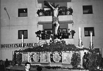 Cristo de la Expiracion a su paso por la calle Arroyo