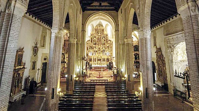 interior de la iglesia de Santiago