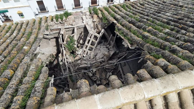 derrumbe de una parte del tejado de la Iglesia Conventual de la Merced de Écija