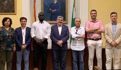 alcaldes comarca de Écija con el gobernador de Bafatá