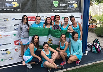 equipo femenino del Club Padel Indoor Écija