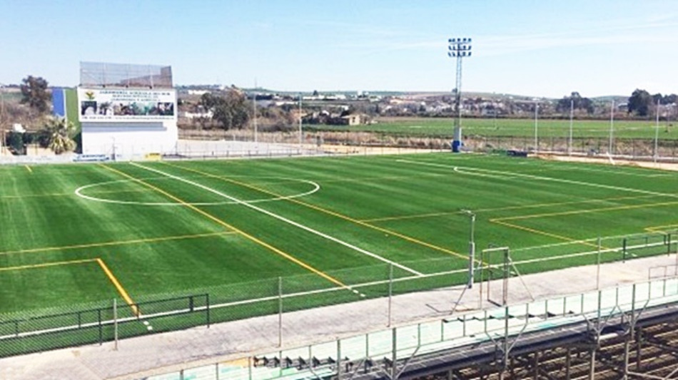 campo césped artificial del polideportivo municipal del Valle