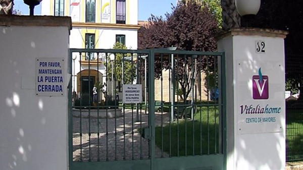 entrada al centro geriátrico de Vitalia en Écija