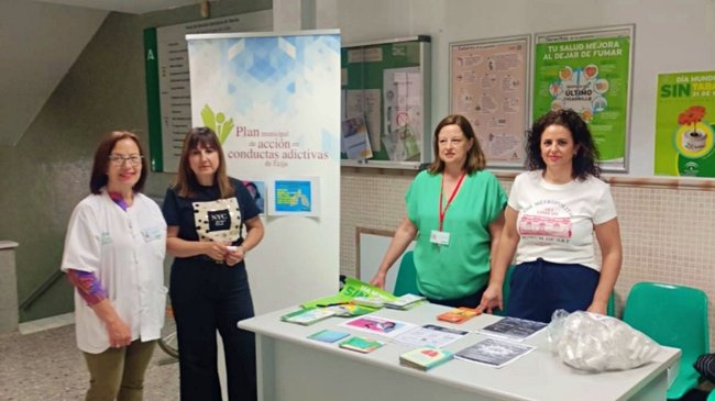 mesa informativa sobre tabaco y productos asimilados