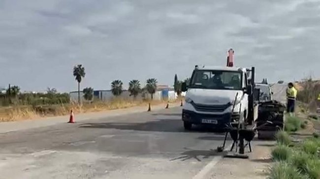obras de arreglo del firme en la Avenida de la Guardia Civil