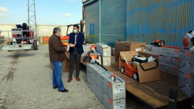 ayuntamiento recibe material y maquinaria