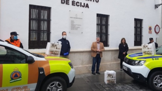entrega material sanitaria al ayuntamiento