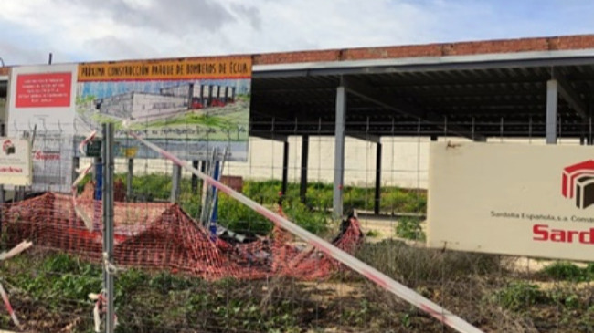 obras de construcción del nuevo parque de bomberos de Écija